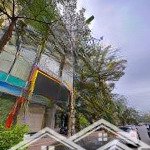 Mặt phố xã đàn : 125m2 - 7 tầng - mặt tiền 4.5m - nở hậu - 2 mặt tiền trước và sau.