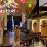 Bán nhà mặt tiền - chỉ 29,5 tỷ - 145.68m2 - doanh thu mỗi tháng 70 triệu, đường lê văn sỹ q3