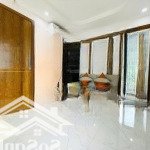 Cho thuê căn hộ quận 1, 1 phòng ngủ ban công, thang máy ngay tại cô bắc - quận 1