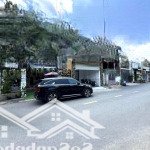 Nhà trệt- lầu mtkd đông minh. dt: 110m2. (5.5x 20m). đường nhựa 8m. phù hợp vừa ở vừa kinh doanh.