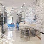 Thuê ngay căn hộ đầy đủ nội thất, 50m2, giá chỉ 19 triệu/tháng landmark 4, vinhomes central park