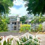 Biệt thự ven sông vàm cỏ đông. sổ hồng có sẵn, sang tên ngay. đặc biệt có bến du thuyền