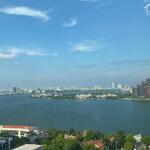 Vợ chồng em cần bán căn góc view hồ tây ( dt 118m2) chung cư cao cấp kosmo tây hồ đường xuân la.