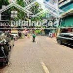 Bán nhà phố tam khương, dt 105m2, giá 30.8 tỷ. view đẹp, giá tốt