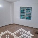 Bán căn hộ 2 ngủ 2 wc phố trần văn trà
