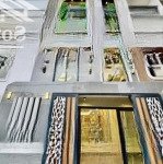 Ra hà nội công tác tôi muốn bán nhà gần cv lê văn tám giá 4tỷ280. đ.phùng khắc khoan, bến nghé, q.1