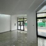 Cho thuê shophouse thấp tầng, 144m2 , nhà hoàn thiện, thang máy tại vinhomes grand park.
