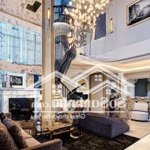 Chính chủ cần bán căn hộ penthouse tại tòa chung cư 24t1, s: 275m2, 5pn, 4wc, 0985878587