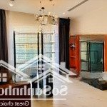 Căn 2pn 2wc full nội thất phân khu cao cấp nhất vinhomes the beverly miễn phí quản lý căn hiếm