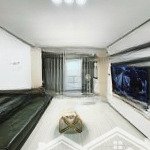 Bán cc tại happy valley, giá 9,5 tỷ, diện tích 135m2, view đẹp, phòng khách rộng mát mẻ.
