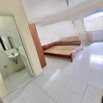 Phòng trọ full nội thất: đh, nl, giường, quạt, ban công, 27m2 tại ngõ 68 triều khúc, chỉ 3tr/tháng