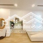 Cần bán rất gấp căn hộ 3pn golden park tower 100m2 ban công đb view công viên cầu giấy giá 8,1 tỷ