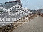 Lô đất nằm trên trục chính thôn chân sơn, cách trường cấp 2 hương sơn chỉ vài bước chân, gần chợ