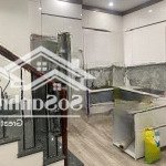 Bán nhà nguyễn văn cừ, 5 tầng 40m2, 20m ra mặt phố, lô góc 6,2 tỷ