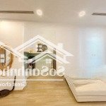 Cần bán rất gấp căn hộ 3pn golden park tower 140m2 ban công đb view công viên cầu giấy rất thoáng