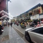 Chính chủ cần bán gấp nhà mặt phố hàng ngang. 104m2, 3 tầng, t1 đang cho thuê 40tr/ tháng