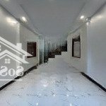 Bán nhà đường 16m ngay ngã tư tân sơn nhì dt: 4x15m đúc 2 lầu sân thượng, giá tốt