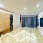 Bán nhà đẹp lạc long quân tây hồ 13 tỷ dt 65m 4,8m 7 tầng thang máy 10p nội thất vip