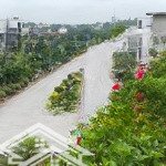Chủ nhà mua từ đầu f1 cần bán bt song lập có sổ trục chính, giá cần bán nhanh.