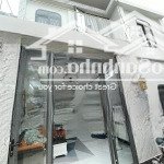 Nhà mới đầy đủ nội thất - 3 phòng ngủ - đầy đủ công năng - có phòng ngủ dưới trệt .