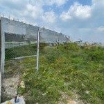 Bán đất dt 1000m2, ngang 32m, xây sẵn tường rào cổng ngõ, đường oto tới tận đất, giá rẻ