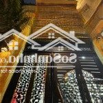 Toà căn hộ dịch vụ chính kinh 8 tầng thang máy13 căn hộ khép kín full nội thất,thu 80 triệu/ tháng