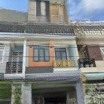 Nhà 1 trệt, 2 tầng lầu đúc đổ 3 tấm có sân thượng trồng rau tại tp dĩ an
