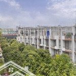 Bán nhà phố. giá: 22 tỷ. kết cấu: hầm- 4 tầng kdt vạn phúc city. tài sản thực - giá trị tương lai