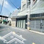 Vị trí kd 2 mt trước sau - cách mt chỉ 25m, dt: 88m2 [nở hậu]. đường nhựa thông 8m. giá 13.5 tỷ tl