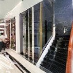 Cho thuê nhà xa la 90m. lô góc phân lô thang máy. kinh doanh và làm vp đều được