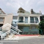 Bán nhà him lam kênh tẻ quận 7,giá: 35 tỷ tốt nhất thị trường, diện tích:150m2, nhà đẹp vào ở ngay!