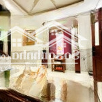 Bán nhà- giang biên- khu phân lô- ô tô vào nhà- dân xây chắc chắn- trung tâm -tiện ích- 62m- 9,6 tỷ