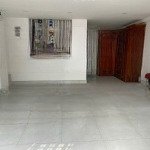 Sát mt nguyên hồng! hxh 7 chỗ - bán nc4 5,5x12m vuông vức. tiện cho thuê hoặc xây mới. chỉ 7,55 tỷ