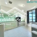 Căn hộ 1pn ban công full nội thất, máy giặt riêng, thang máy, ra vào face id, vòng xoay dân chủ