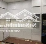 Bán nhà hoàng quốc việt, dt70m, mt6m, phân lô, ô tô vào nhà, 2 thoáng trước sau, gần phố, 17,8 tỷ