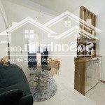 Studio bếp xa giường _ full nội thất_gần vòng xoay dân chủ quận 10 _ ban công_yên tĩnh