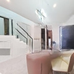 Bán căn nhà phố view công viên, đã có sổ hồng, hoàn thiện full nội thất