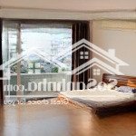 Hàng hiếm, bán nhà 3.5 tầng kề góc mặt tiền thích quảng đức ngay ngã tư giao với đường số 22