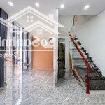 Bán nhà giá ngộp 2,3 tỷ/70m2, gần chợ bến thế, tân an, thủ dầu một, shr