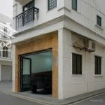 Ko nhanh là tiếc. nhà vip, ga ra, tm, full nội thất xịn, kd, lô góc. bán nhà long biên hà nội