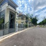 Biệt thự đơn lập 300m2, view sông giá chỉ 18,5 tỷ toàn giá, đang góp. chi tiết liên hệ: 0981331145