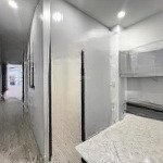 Cho thuê căn hộ 2 phòng ngủ - khu vực trung tâm sát quận 10 - đầy đủ nội thất giá chỉ từ 8tr-8tr5