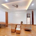 Chung cư trung tâm quận cầu giấy - nhà đẹp ỏ ngay -90m2 - 3 ngủ - 2vs - giá 5.9 tỷ.