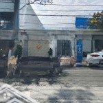 Cần bán lô đất 2 mặt tiền 10m5 và 2m5 bên hông bến xe có nhà cấp 4 đang cho thuê