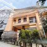 Bán biệt thự đẳng cấp quận cầu giấy - sổ nở hậu lộc lá - khu dân trí cao toàn quan chức biển xanh