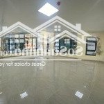 Bán tòa nhà văn phòng phố nguyên hồng, huỳnh thúc. dt: 79m2 xây 7 tầng, có thang máy, mặt tiền: 7m