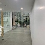 Cho thuê nhà mặt phố hoàng cầu, dt 80m2x3 tầng, mt 5m, giá 60tr, lh 0968896456