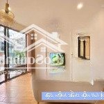 Căn hộ cc mini tách bếp ~43m2. máy giặt. ban công riêng cực hot gần ngã tư hàng xanh. đủ nội thất