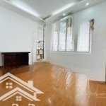 Chính chủ bán nhà mặt phố trần quốc hoàn, cầu giấy, hà nội, dt 80m2, mt 5m, 5 tầng, 36 tỷ