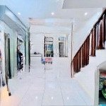 Bán nhà phố võ thị sáu 6.2 tỷ. diện tích 30m2 4 tầng. mặt tiền 6m kinh doanh, ô tô đỗ cửa - lô góc